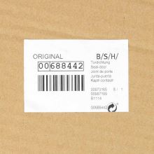 Уплотнитель двери холодильника Bosch KGN46/49..